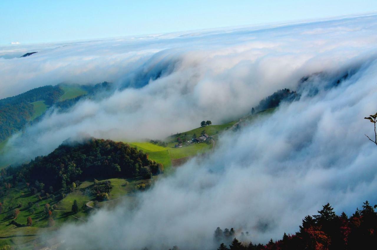 B&B Zum Rossli Zunzgen Esterno foto